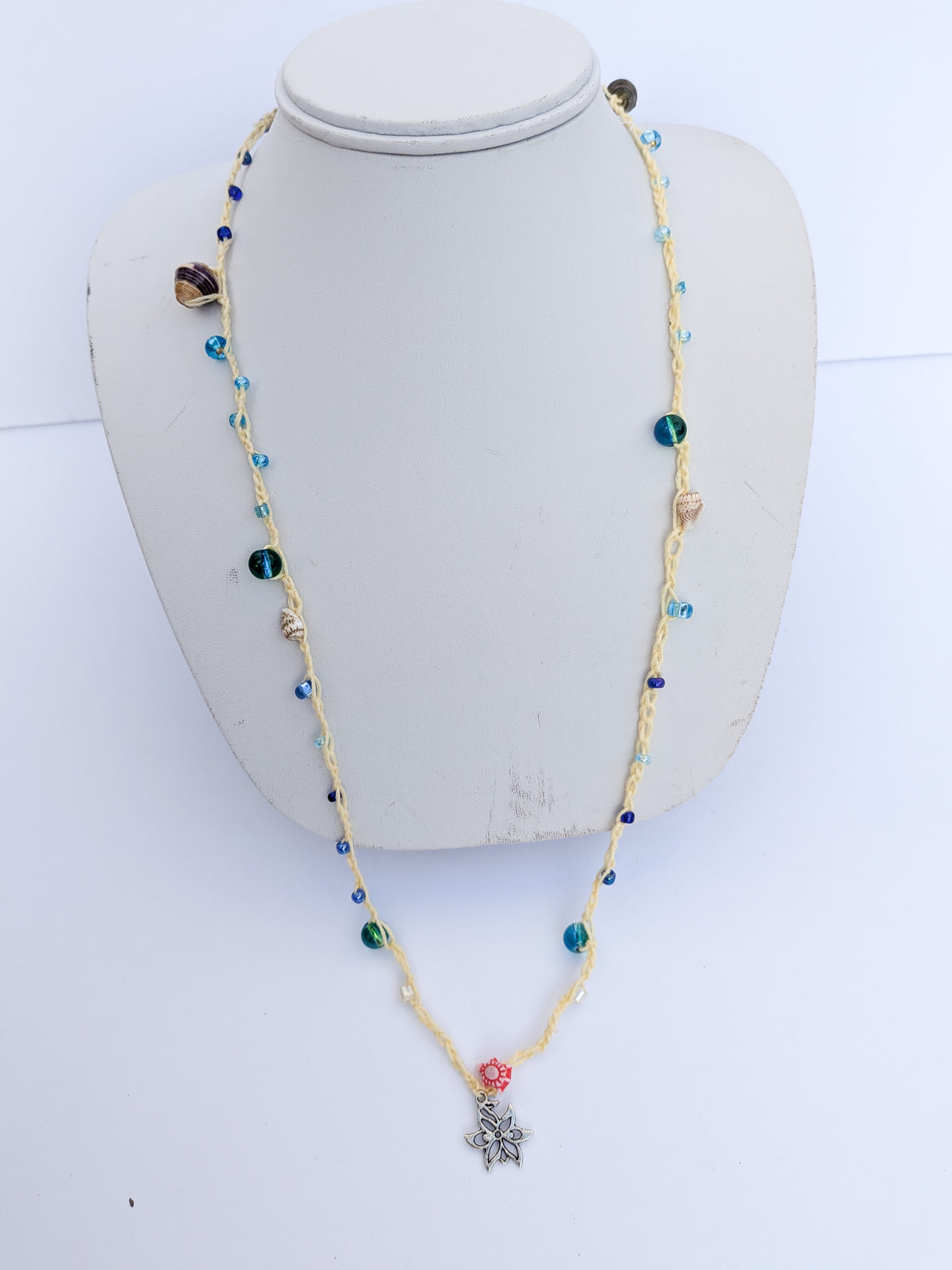 Beach vibes beaded necklace